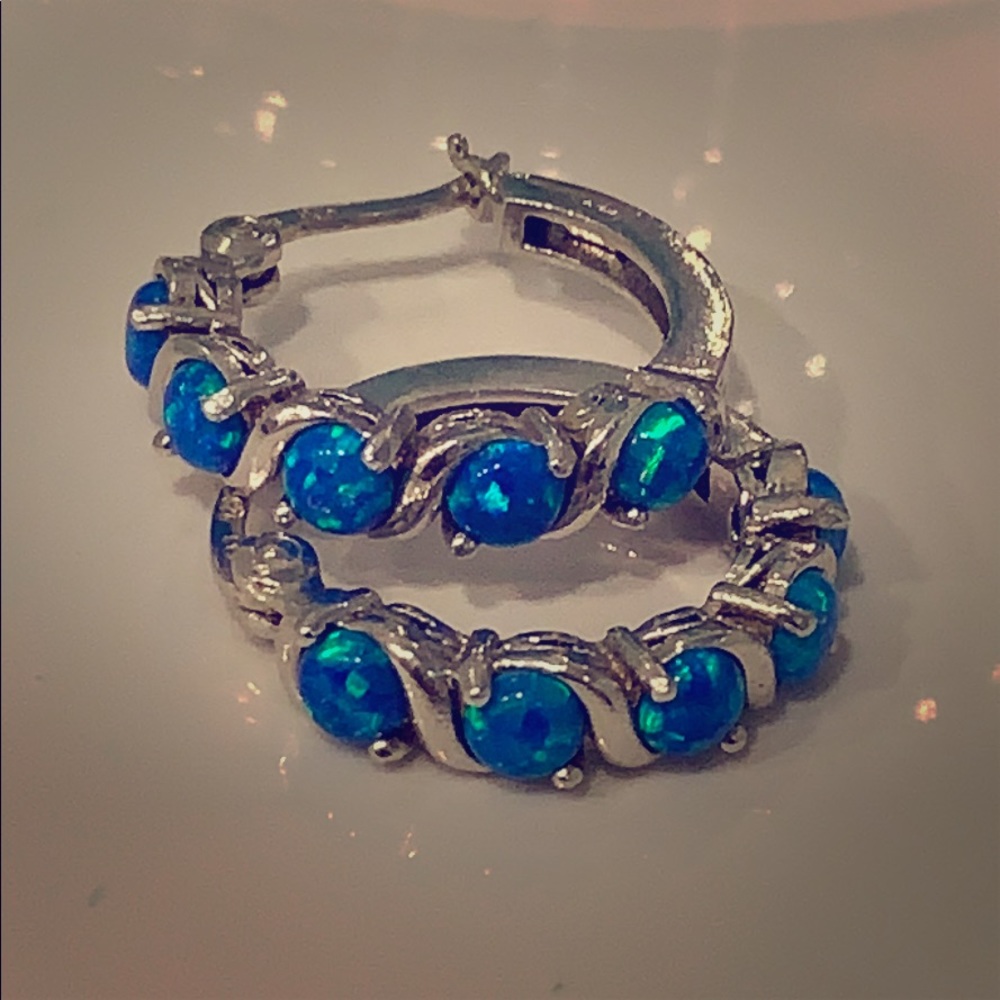 ⭐️HP⭐️ Blue/Green gemstone hoop earrings